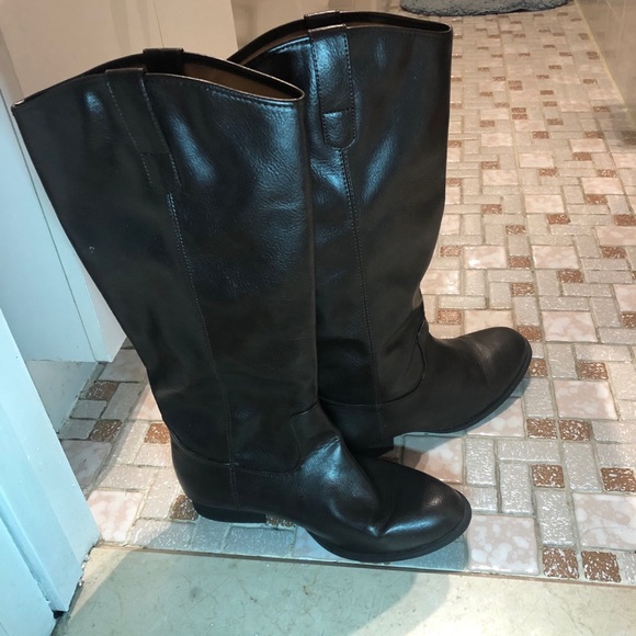 The Gap tall boots size 9 worn once - Picture 4 of 9